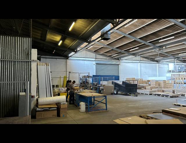 1,810M² WAREHOUSE TO LET IN EPPING INDUSTRIAL